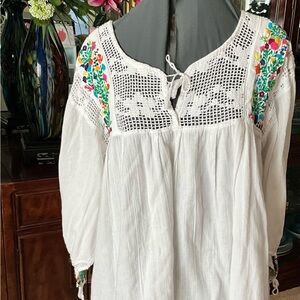White Embroidered Peasant Blouse with Crocheted Yoke Traditional Mexican Espala